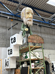 Visite de la RTS, décors